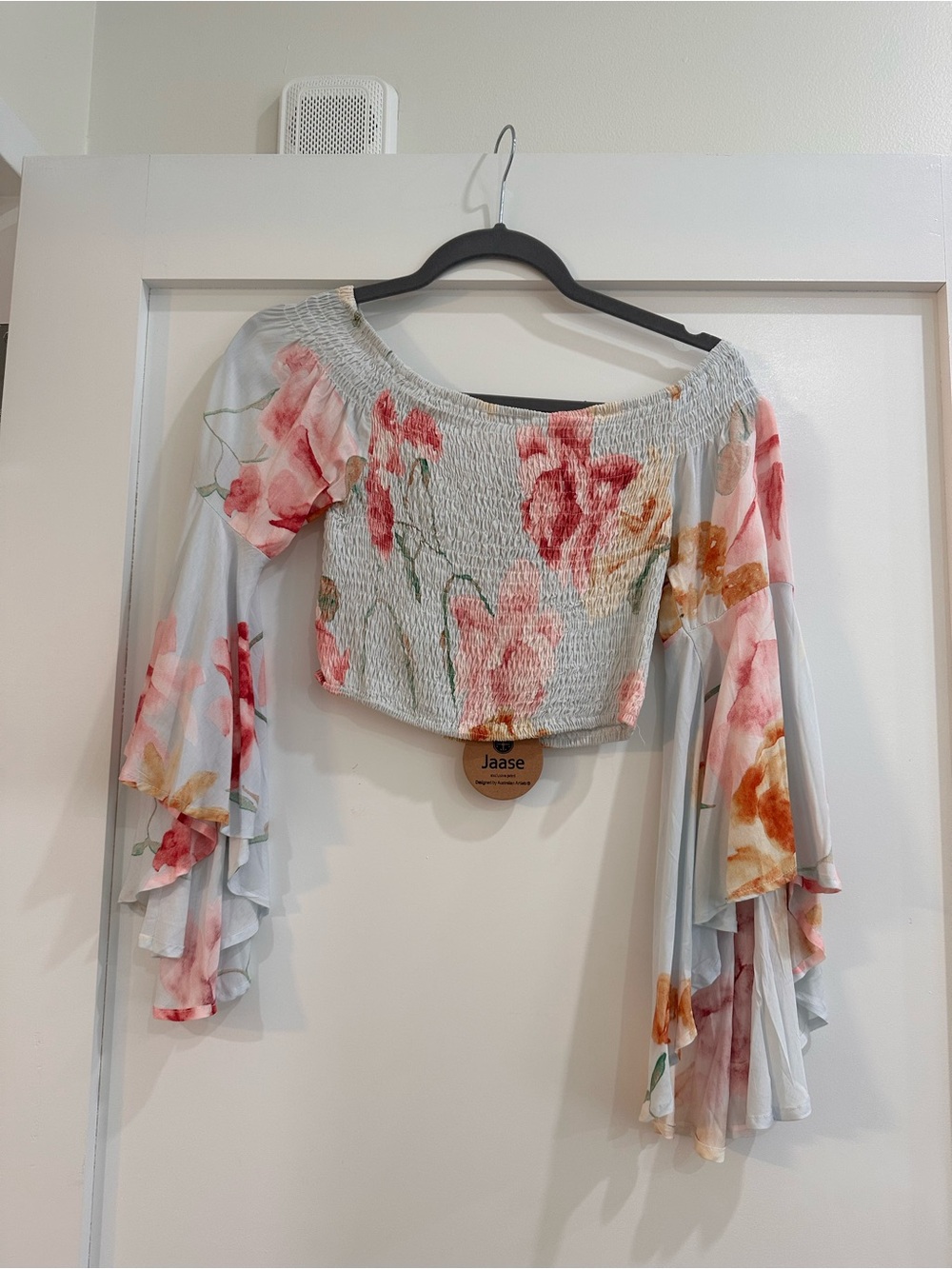 NWT Flowy Long Sleeve Off Shoulder Crop Floral Top Size M